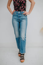 Load image into Gallery viewer, LEVI&#39;S WEDGIE STRAIGHT IN CHRISTINA
