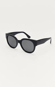 Z SUPPLY LUNCH DATE SUNGLASSES IN POLISHED BLACK/GREY