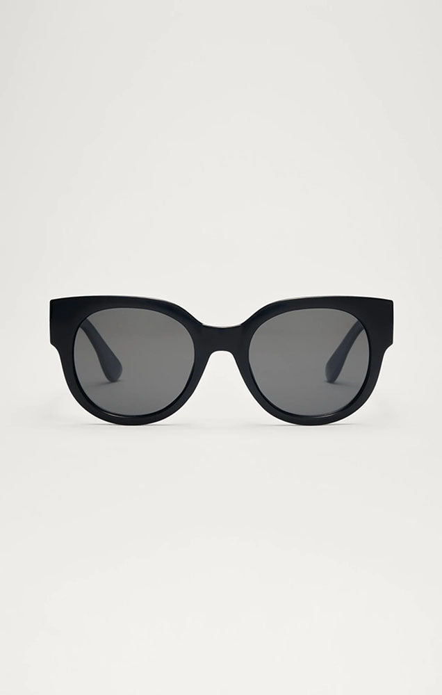 Z SUPPLY LUNCH DATE SUNGLASSES IN POLISHED BLACK/GREY