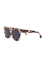 Load image into Gallery viewer, I SEA STEVIE SUNGLASSES IN SNOW TORT/SMOKE POLARIZED
