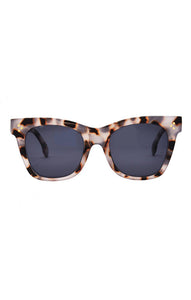 I SEA STEVIE SUNGLASSES IN SNOW TORT/SMOKE POLARIZED