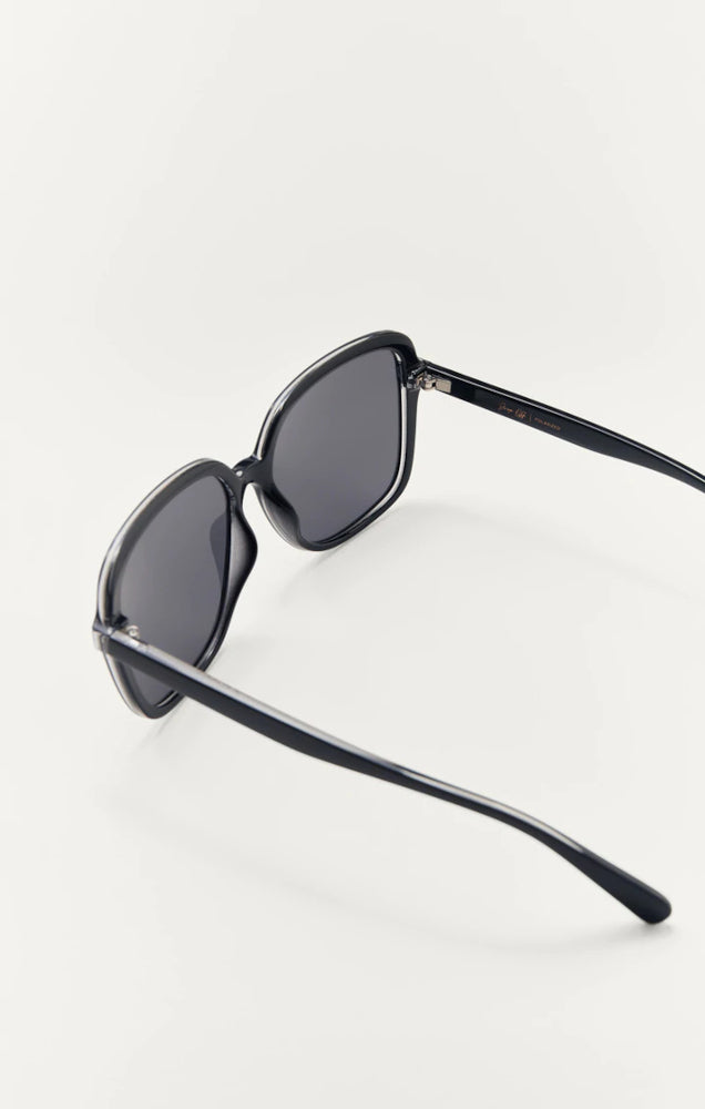 Z SUPPLY DROP OFF SUNGLASSES IN POLISHED BLACK/GREY
